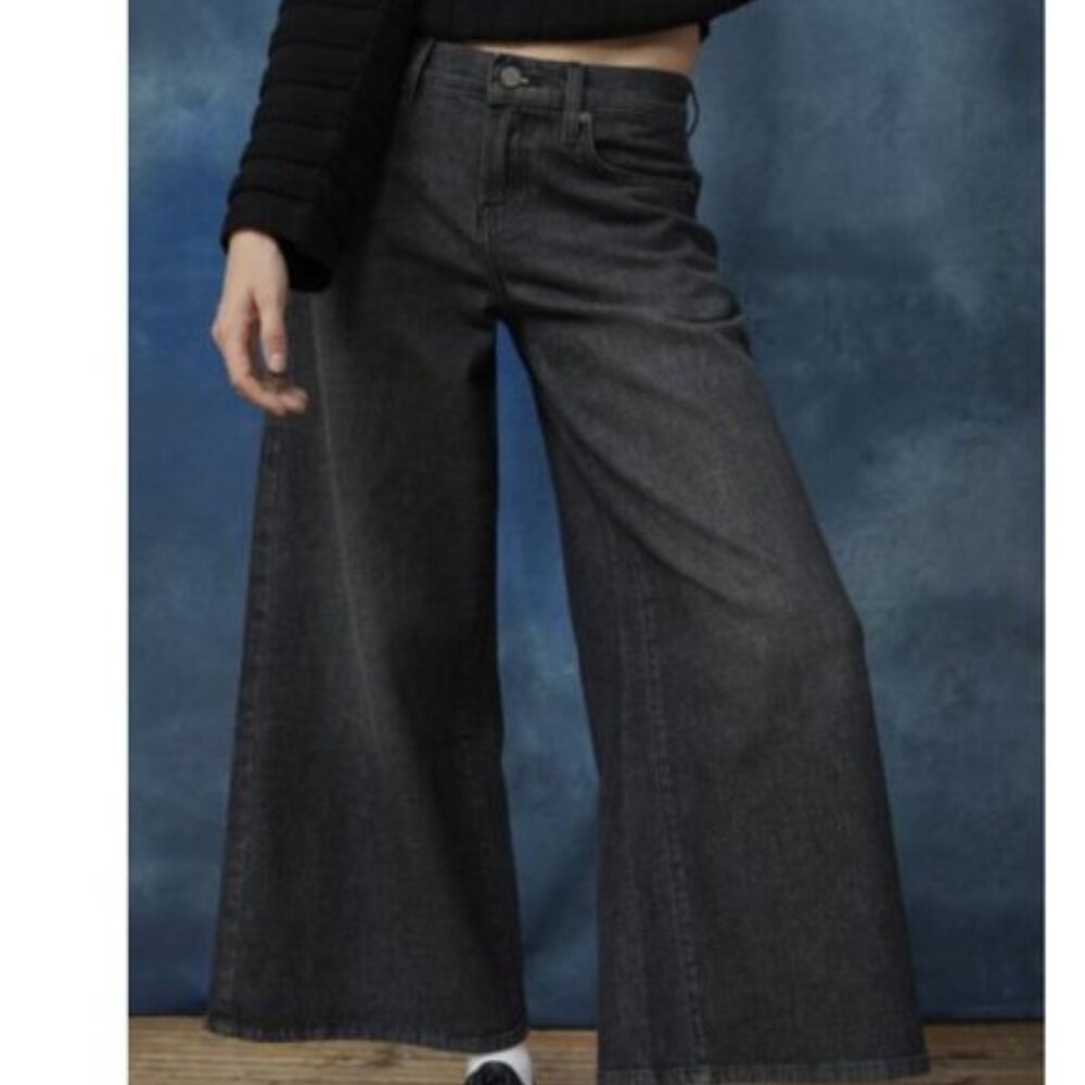 BDG Joey Wide Leg Jeans